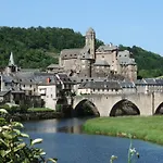 Saint Fleuret Hotel 2*