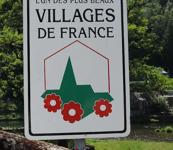 Отель Saint Fleuret