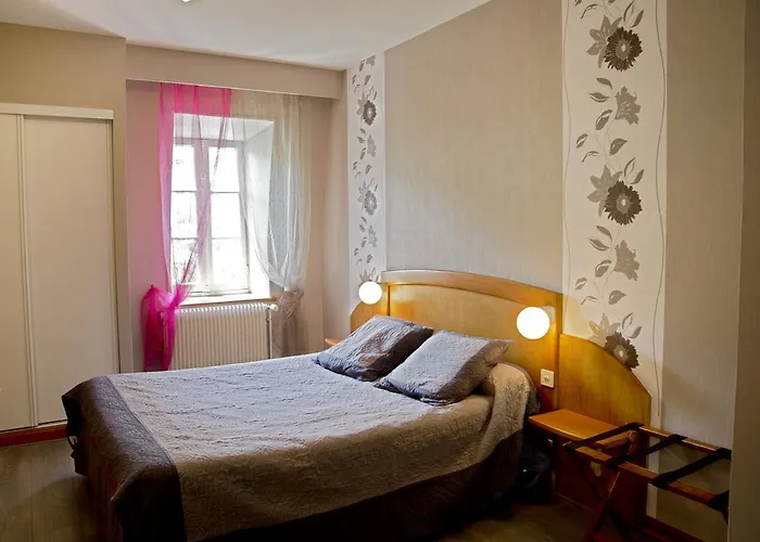 Saint Fleuret Отель 2*