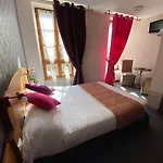 Saint Fleuret Hotel