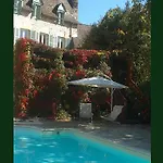 Otel Saint Fleuret 2*