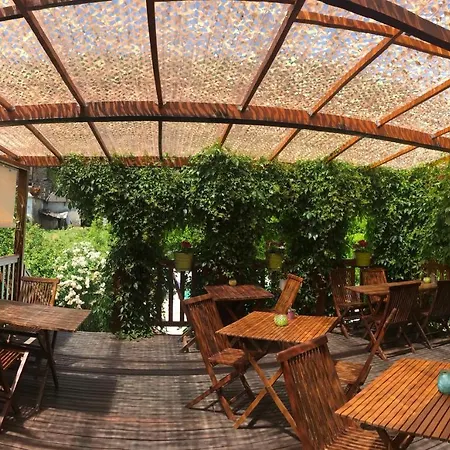Saint Fleuret Hotel 2*