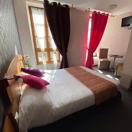 Saint Fleuret Hotel
