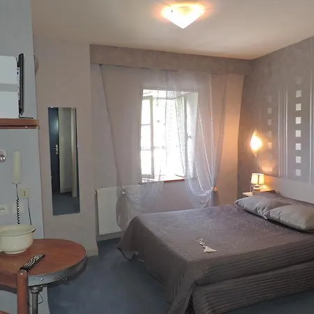 Saint Fleuret 2* Estaing (Aveyron)