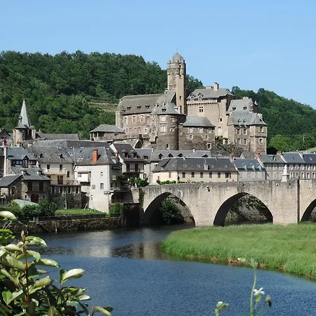 Saint Fleuret Hotel 2*