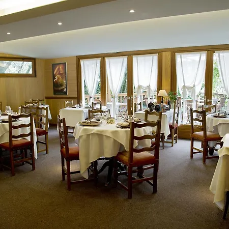 Saint Fleuret Hotel