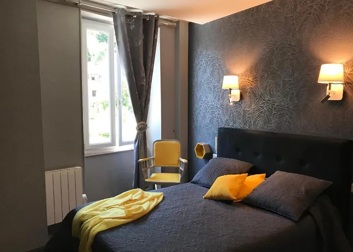 奥博格圣特福鲁特酒店 2*